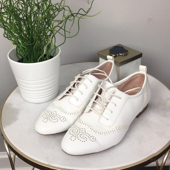 Zara Shoes - White Oxford Zara Traffic Shoes Size 39 US 9